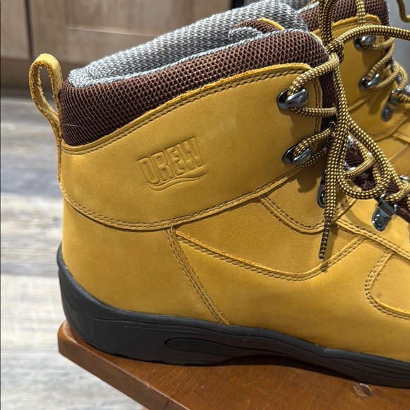 DREW Rockford Men\'s Yellow and Brown Outdoor Boots